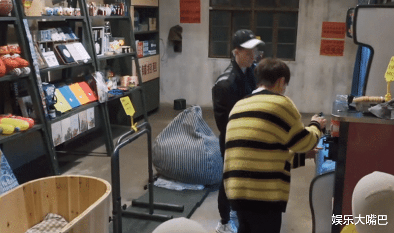 张艺兴|《向往5》迎来最“沉默”嘉宾，要不是艺兴特别照顾没人关注到他