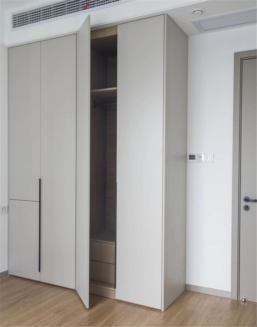 为什么衣柜门板会变形?不光是材质问题,这3点也很重要