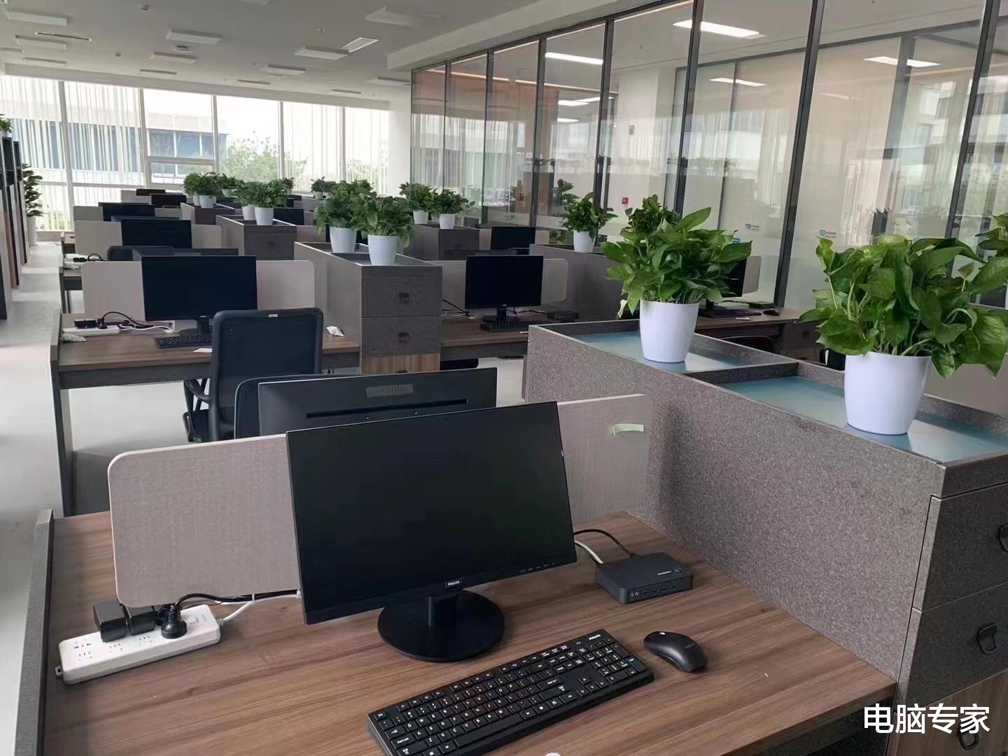 CPU|上门去单位修电脑，领导好大的官威啊，碰到我不给面子，解气！