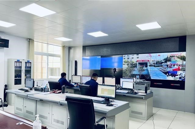 白的漫 今天,我们拍下了鹿邑消防队,不为人知的另一面!