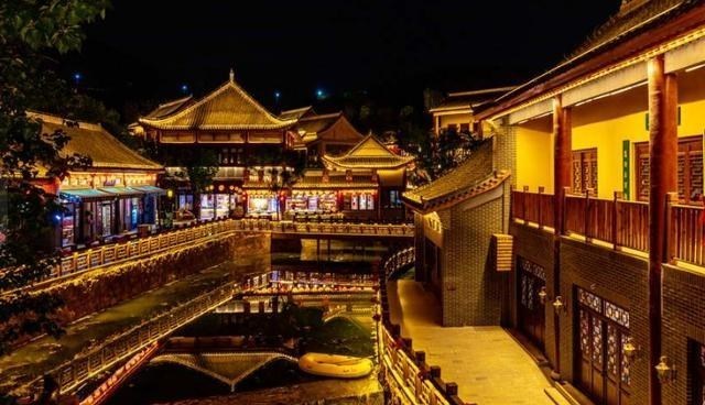 安徽 河北一“假古镇”走红， 耗资27亿打造，却免费开放，值得一游！