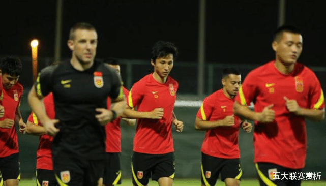 国足|8-1大胜!世预赛小组第2再换队,国足形势:本轮或落后阿曼2分