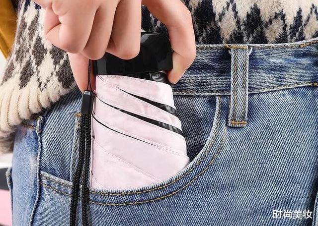 防晒|薇娅“懒人伞”一夜爆红，40度出门不怕晒，网友：防晒霜可以扔了