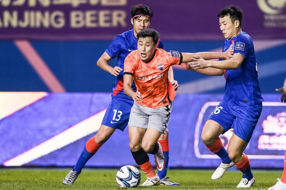 刘华体会讲体育课|昨天18点!中超深圳队传出喜讯:小将已有大心脏,就等国足李铁