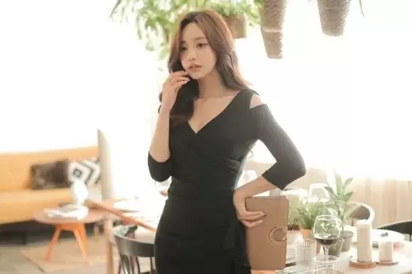 壹品穿搭|女神孙允珠高清时尚搭配：洋酒浪漫矜持佳丽诱惑迷你裙