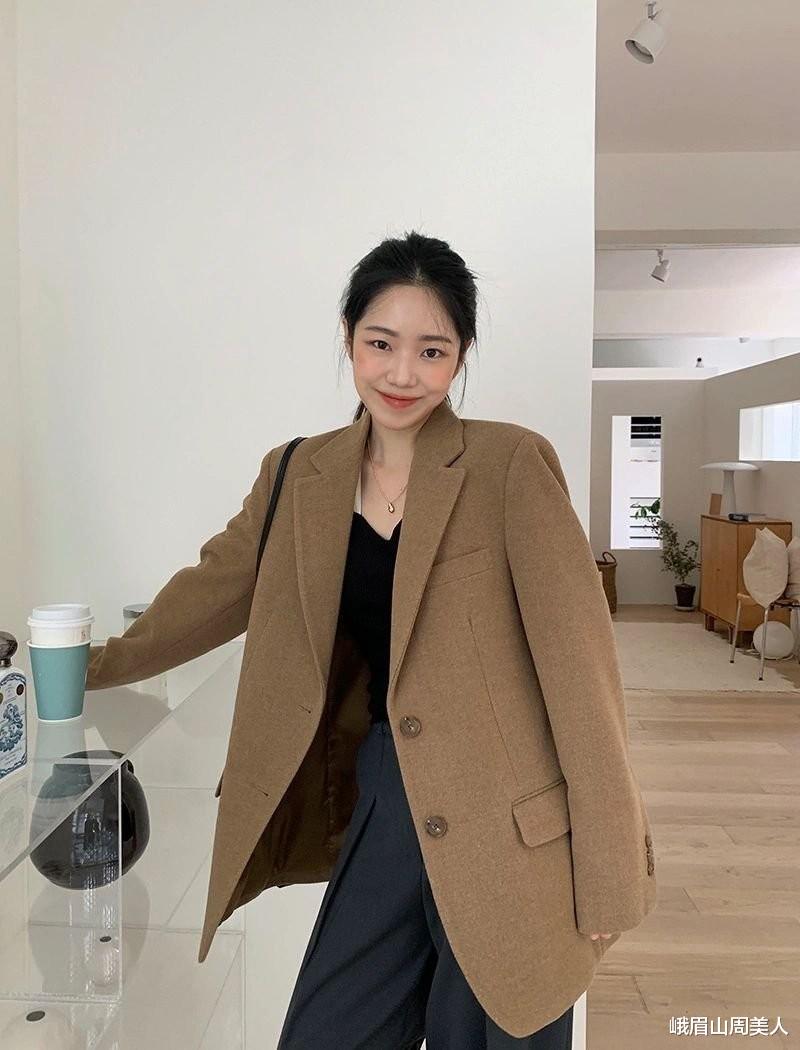 峨眉山周美人 建议皮肤偏黄、暗沉的女人,少穿这3种颜色,显黑不说还特没气质