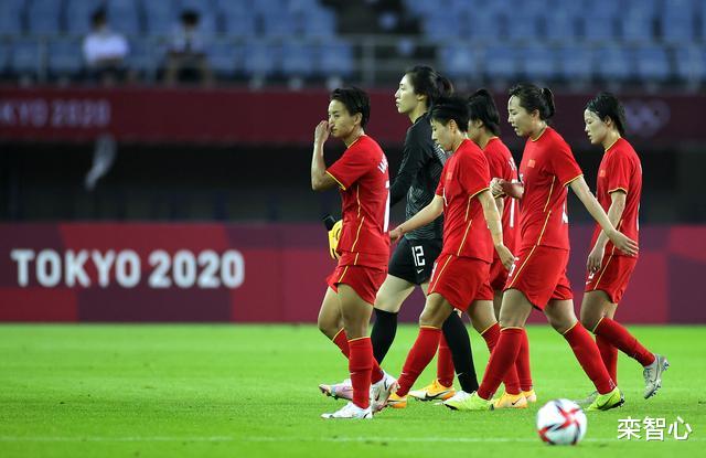 王霜|王霜戴帽！王晓雪送点！女足3-2赞比亚女足，下半场存隐患！