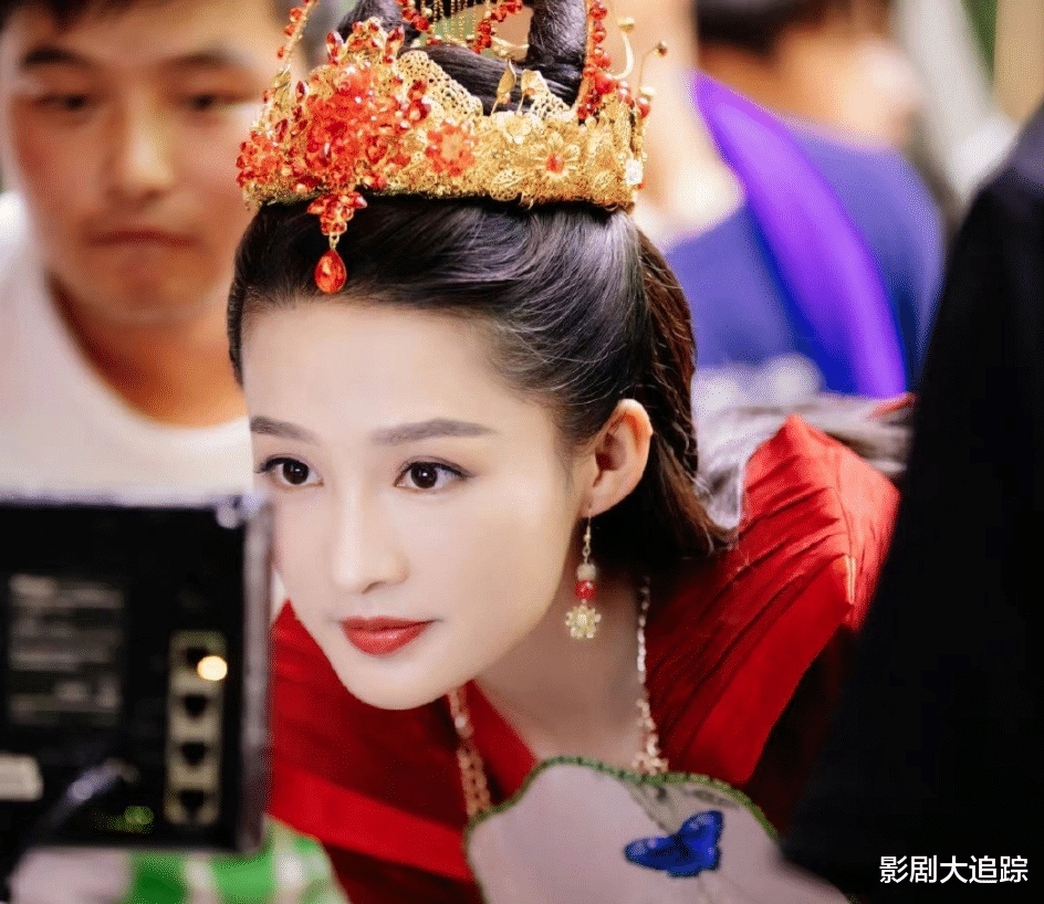 任嘉伦|任嘉伦《请君》盔甲路透出炉，一秒梦回周生辰，还带雪中甜蜜对视