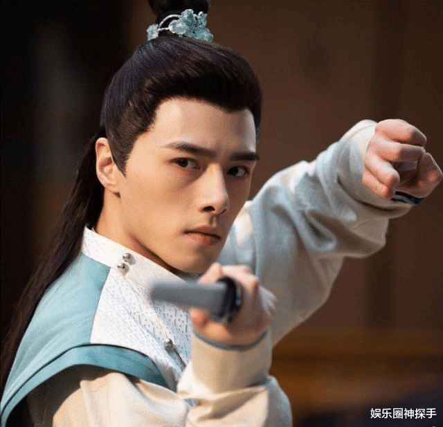 肖战|当183cm的肖战遇上184cm的方逸伦,《玉骨遥》里的男配“都挺好”