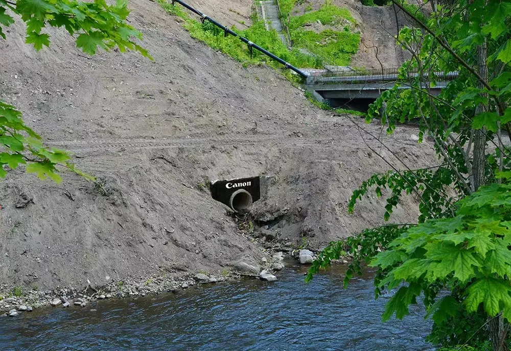 InsDaily 想象力炸裂！在大峡谷吹泡泡，在塞纳河畔看星星：法国人真浪漫！