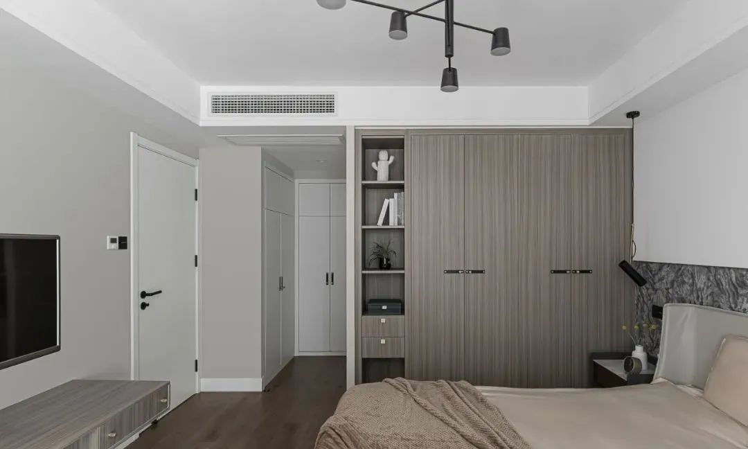 装修时尚家|L型衣柜，才是卧室里的超级收纳，转角就是个小衣帽间！