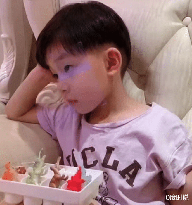 邓伦|小孩撞脸邓伦走红网络，看到照片的第一眼，还以为是他儿子