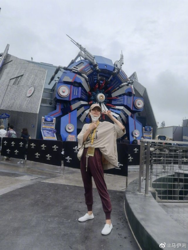 马伊琍|马伊琍晒小女儿跳跃照，7岁妹妹姿势柔美长发浓密，侧脸像姐姐