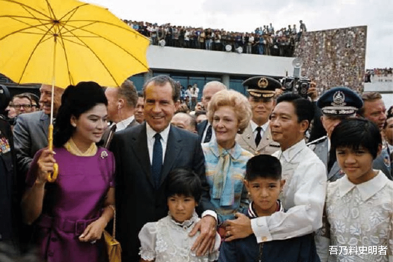 菲律宾 世界巨贪：家藏数吨黄金，拥有29架飞机，一己之力拖垮国家经济