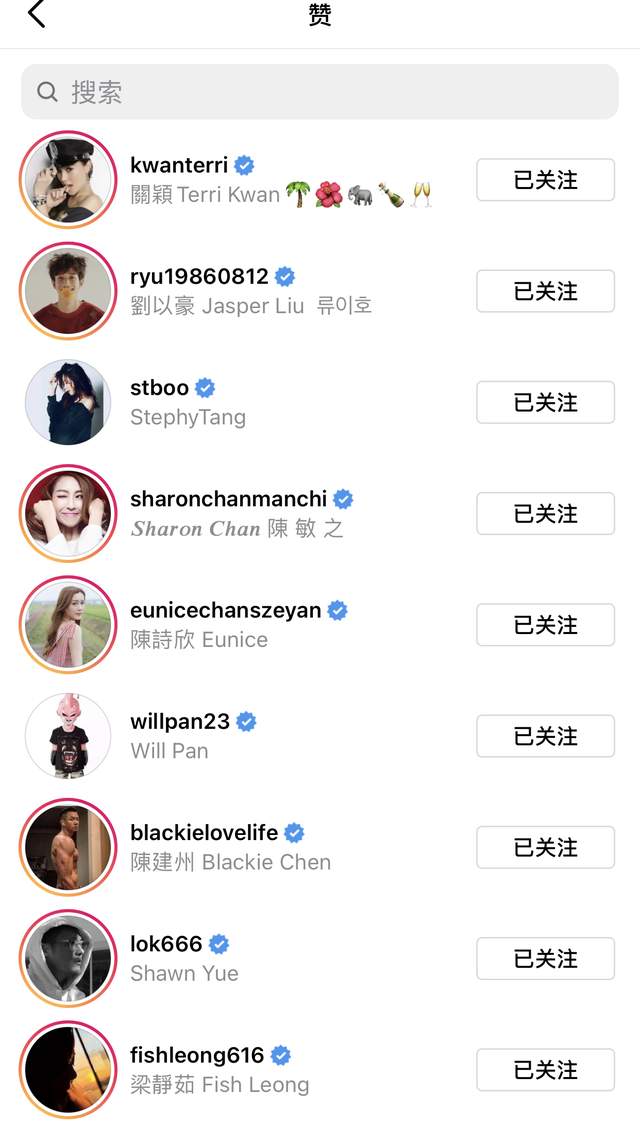 周杰伦|周杰伦晒全家福庆新年,6岁女儿长腿抢镜,小儿子表情酷帅像爸爸