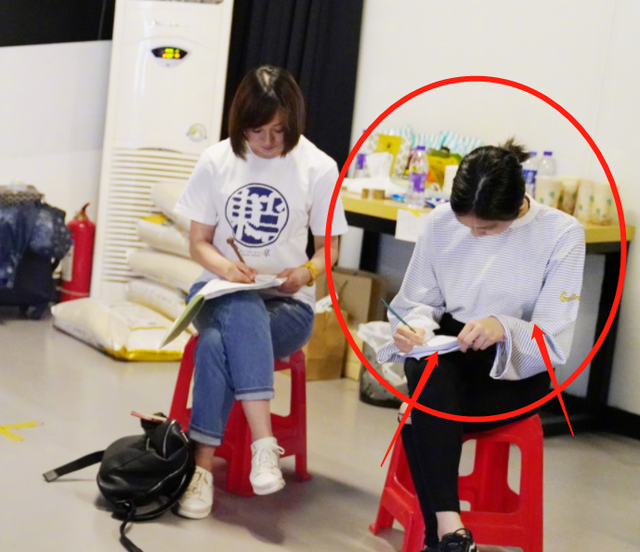 霍启刚|15岁黄多多想要做演员，排练话剧时和何炅站一块，身高才是焦点