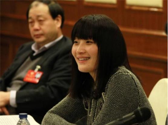 小超侃事|38岁无人娶?长相甜美身价百亿,父亲的600亿财富不愿继承