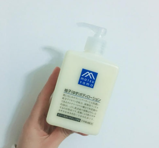 孕期 孕期皮肤干到炸裂？先别急！秋冬用这5款身体乳，涂完后比脸还嫩