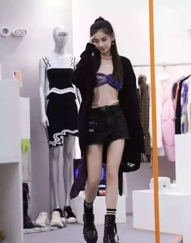 好物官|女星沉迷呼啦圈：杨颖被夸水蛇腰，张天爱上围暴涨，宋轶有黑科技