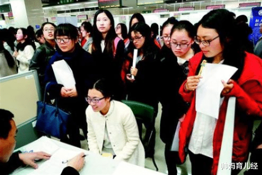 幼师|不受男生欢迎的女生职业排行出炉，幼师排进前三，榜首在意料之中