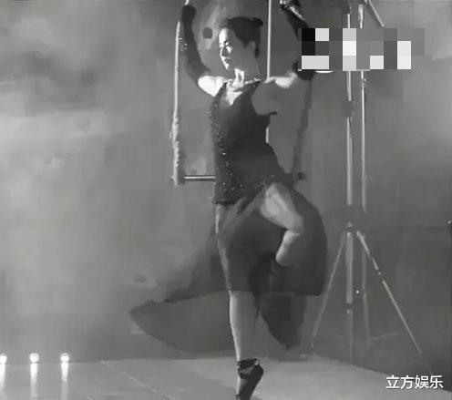 刘亦菲|刘亦菲封面拍摄细节曝光，身材壮硕与成片差别巨大，网友直言震撼