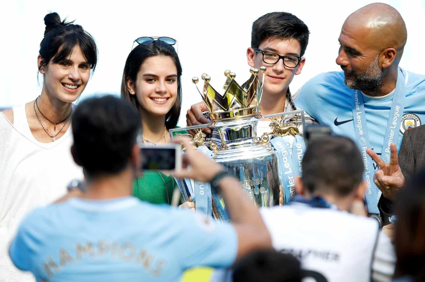 易建联|瓜帅极品女儿长大！一晃都20岁了，疑似交往英超巨星，颜值满分