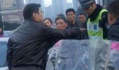 郭德纲|曾力压郭德纲，与冯巩齐名，大兵的“飘”，让他被历史淹没