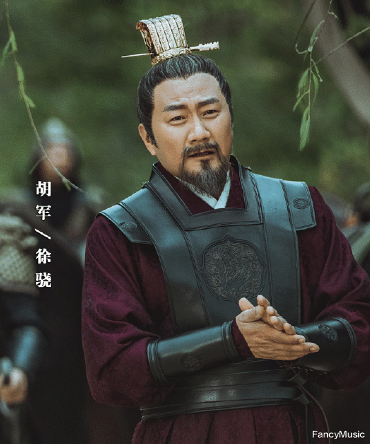 林殊|6天播放量破8亿！53岁的胡军获封千面硬汉，央视拿到王炸了？