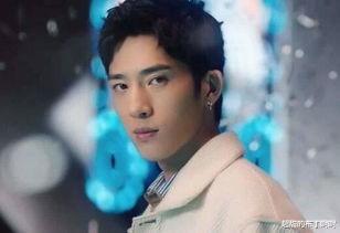 井柏然|他出生28天被抛弃，爆红后送奶奶千万豪宅，眼红的父母跑来认亲