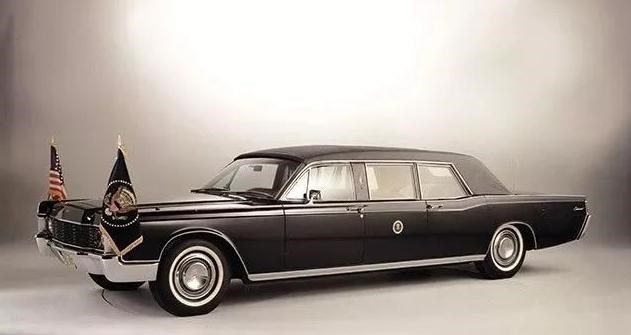 梓琪育儿说|福特林肯不敌凯迪拉克，责任在于长安吗？