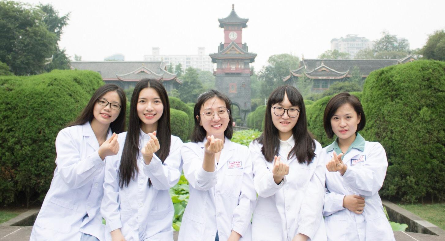 衬衫|女生理想“男友职业”排行榜,公务员排名靠后,医生高居榜首