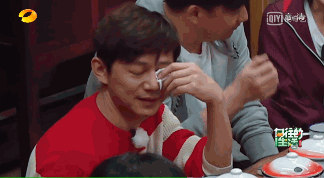 何炅|何炅聚餐痛苦，遭实名举报，他得罪了谁？