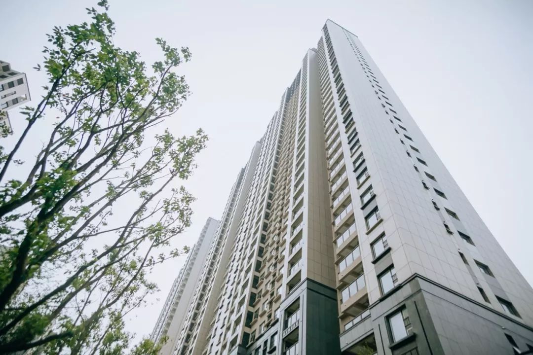 公摊面积|110平房子，公摊面积高达50平！业主：拒绝收房，开发商说正常