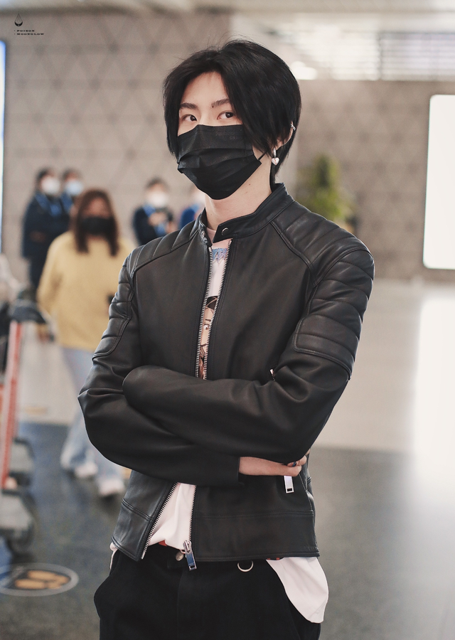 小鬼|小鬼、范丞丞穿衣惹争议,机场照流出被指没眼看,遭网友批评