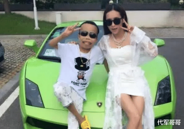 写真|还记得“外星人”网红陈山吗?被封杀3年传年底结婚,女方身份成谜