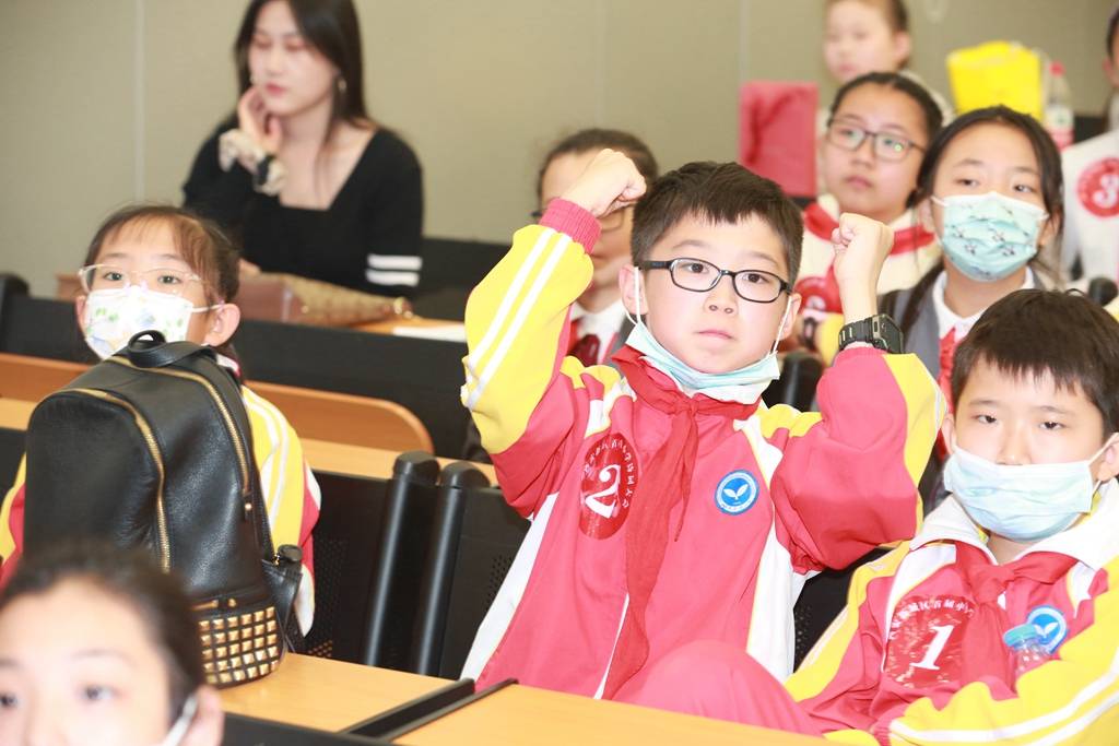 传媒陕西 西安市新城区举办首届中小学“中华经典诵写讲”诗词大会
