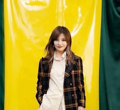 |有种“整容”叫赵薇换发型，从灵动少女切换到都市御姐风