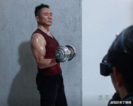 丁海峰|武松丁海峰：娶大他2岁的初恋，妻子患癌后放弃事业守在她身边