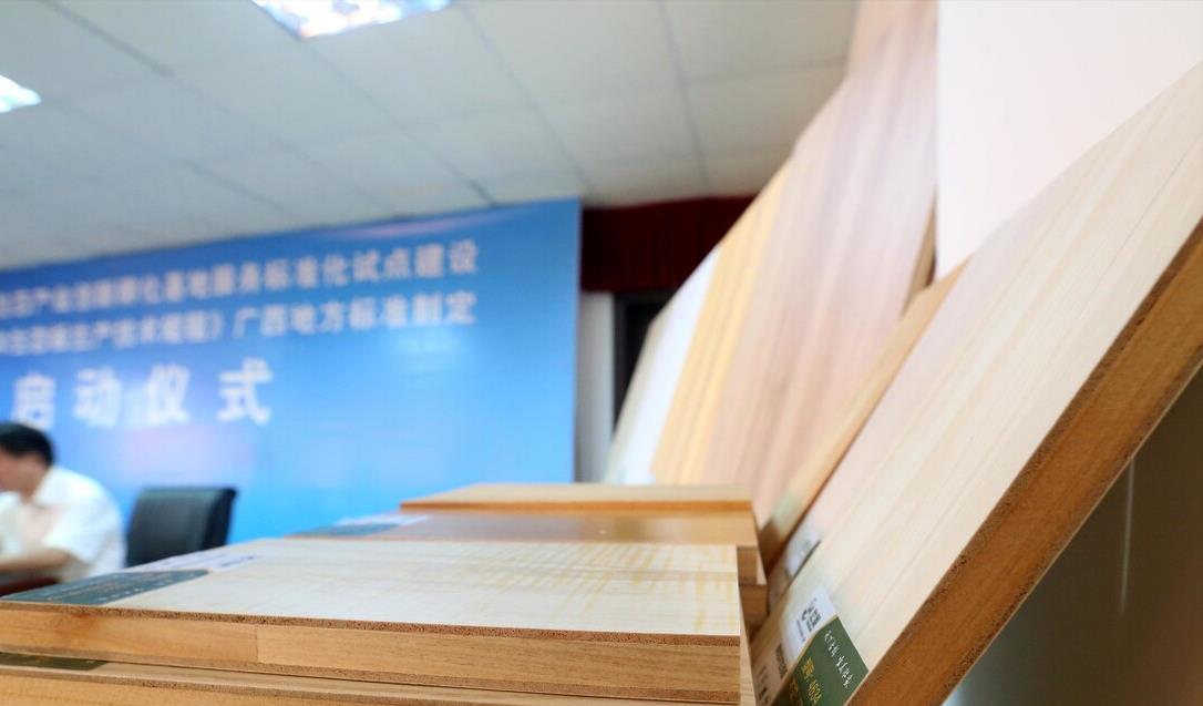 装修定制衣柜，4个问题要提前问清楚，可以尽量减少踩坑