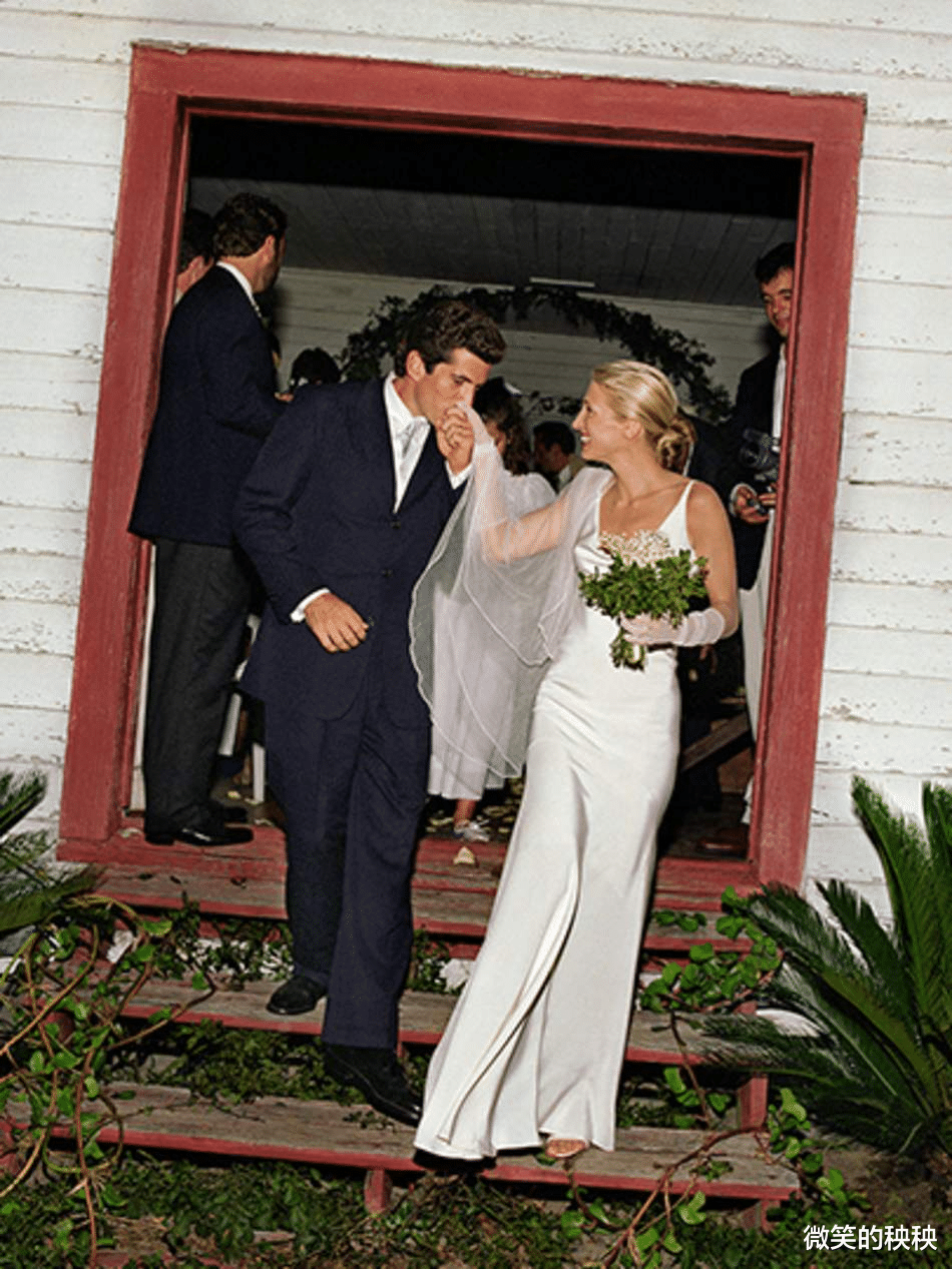 微笑的秧秧|看30年前小肯尼迪夫人的穿着打扮:果然时尚不分年代,太有范了