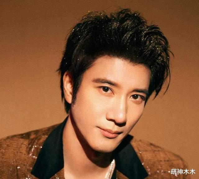 王力宏|台媒曝王力宏回豪宅陪伴子女,一整天未离开,跟李靓蕾疑似已见面