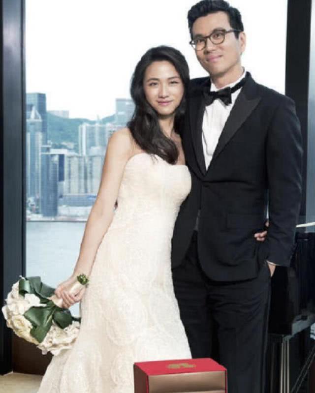 汤唯|汤唯穿丁字连体泳衣秀“豆乳身材”，被韩国老公宠成小公主？