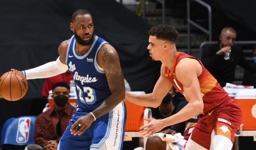 湖人隊(duì)|湖人小將正式上位！轟17+3+3斷助隊(duì)大逆轉(zhuǎn)，沃格爾變招獲奇效