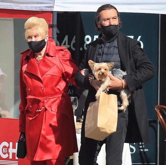 林小雪|特朗普原配49岁小鲜肉男友去世！两人多次出街秀恩爱，还穿情侣装