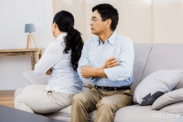 筱筱漫谈情感|62岁阿姨自述:跟2个男人搭伙过后,我发现他们真实目的,很气愤