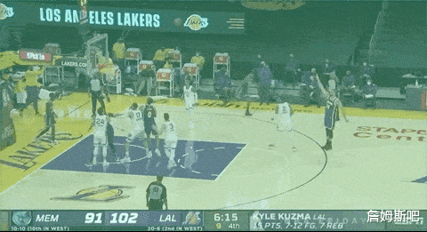 湖人队|湖人上演20分逆转！詹姆斯一记暴力劈扣，现场重复播放了10次