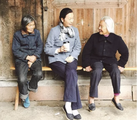 奚美娟|“满贯影后”奚美娟：与潘虹同窗，39岁产子被弃，前夫已另娶