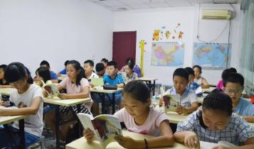 中小学|语文教材上的一首诗引争议，内容暗藏玄机，家长认为“少儿不宜”