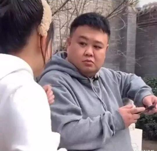 岳云鹏|孙越: 微博吐槽岳云鹏“不务正业”，再这样就要换搭档了，心急了