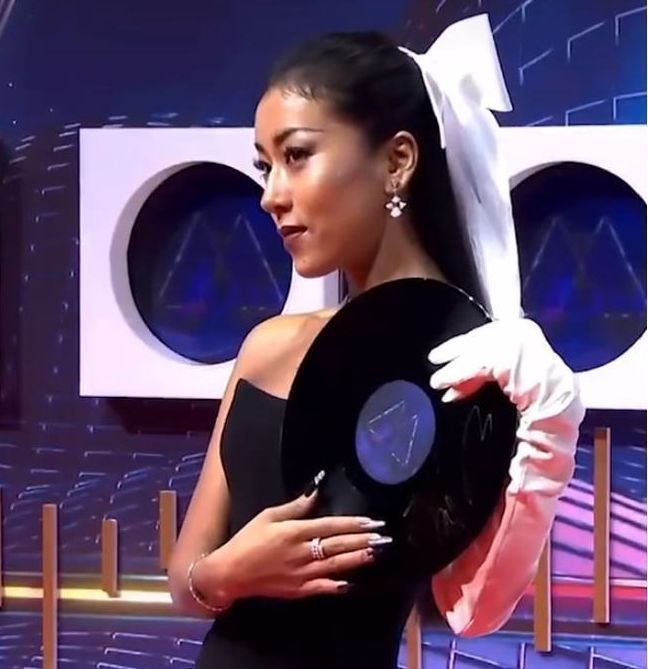 郁可唯|TMEA盛典红毯，郁可唯卡粉、蔡徐坤服装翻车、刘惜君大变样认不出